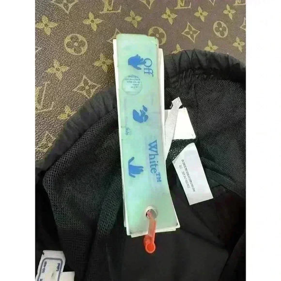 NWT Off-White Classic Belted Cargo Swim Shorts - Picture 14 of 16